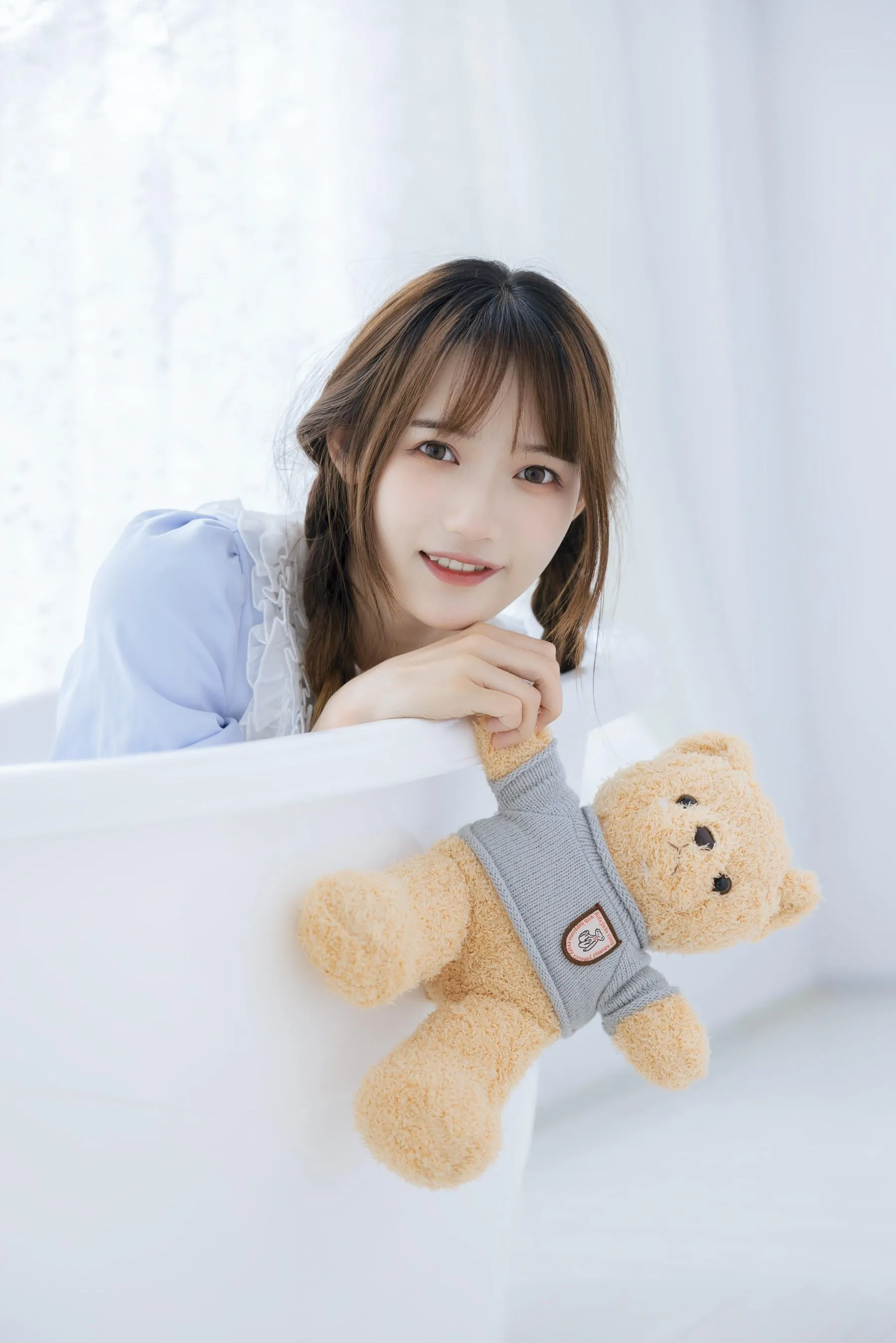 [YITUYU艺图语]2022.08.16 夏日甜美 兔子Zzz不吃胡萝卜 [33P]插图1